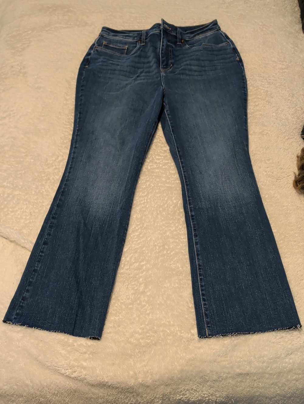 VENUS Dark Blue Flare Jeans with Raw Edge